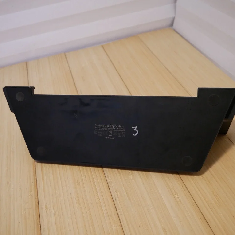 Surface Pro 3 Docking Station Model 1664 only (no charger) - 3‎